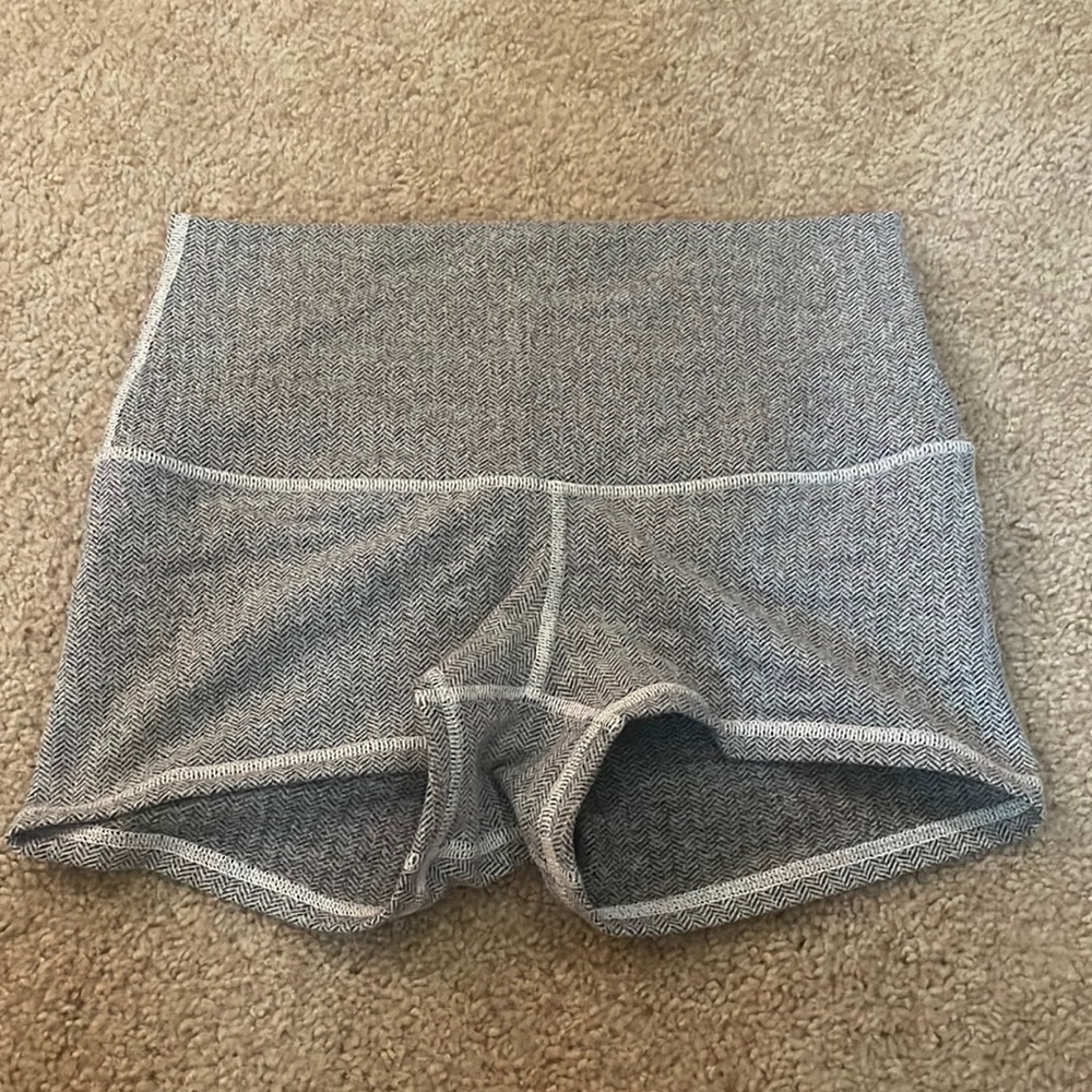 Lululemon gray and white biker shorts
